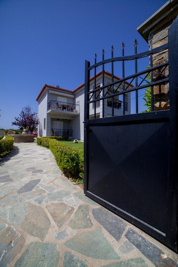 Enpy Aparthotel Finikounta Exterior photo