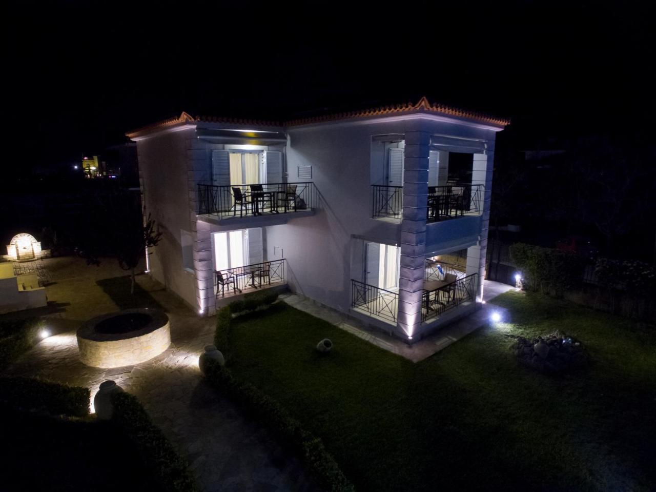 Enpy Aparthotel Finikounta Exterior photo